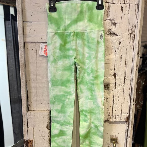 Free People Movement Good Karma Tie Dye Leggings in Electric Pistachio- Size XS/ - Picture 2 of 4